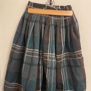 Green and brown plaid wool pleated skirt